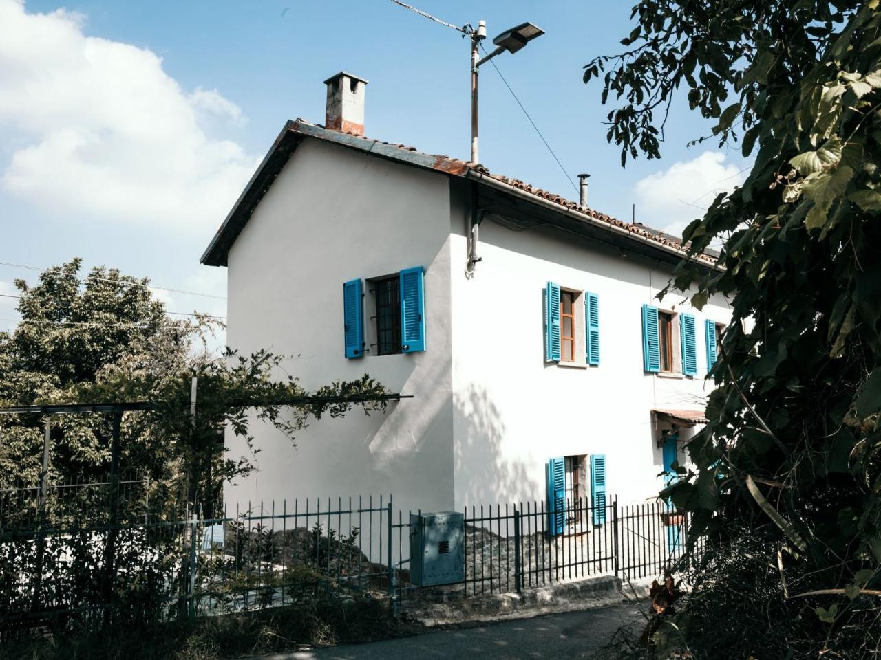 Superb Holiday Home In Piedmont Italy With Fireplace Santo Stefano Belbo Eksteriør bilde